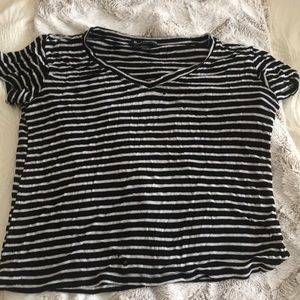 ❤️MAKE AN OFFER❤️ Brandy melville shirt